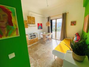 A kitchen or kitchenette at The Beachhouse Apartments