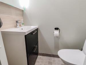 Koupelna v ubytování Holiday Home Vuokatin loiste 9 a1 by Interhome