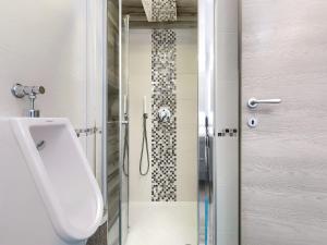 Ein Badezimmer in der Unterkunft Holiday Home Villa Amaii by Interhome