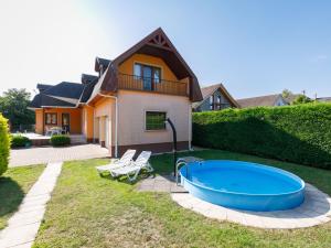 Bazén v ubytování Holiday Home Narcisse by Interhome nebo v jeho okolí