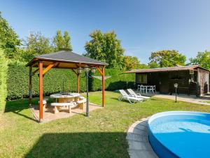 Bazén v ubytování Holiday Home Narcisse by Interhome nebo v jeho okolí