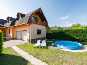 Bazén v ubytování Holiday Home Narcisse by Interhome nebo v jeho okolí