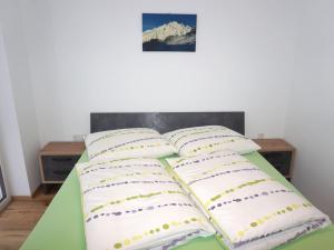 Postel nebo postele na pokoji v ubytování Apartment Apart Annabell by Interhome