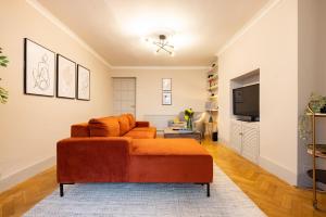 The Richmond Upon Thames Escape - Modern 2BDR Flat with Garden and Parking