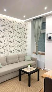 Posedenie v ubytovaní SípSix Apartment - modern 2 bedroom newly renovated flat with AC in Budapest city centre