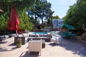 Foto de la galería de 10 bedrooms villa with private pool jacuzzi and enclosed garden at Sils en Sils