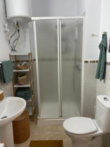 A bathroom at Sunny Apartment in the Heart of Santa Cruz