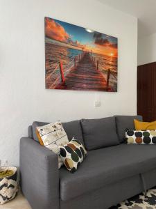 A seating area at Sunny Apartment in the Heart of Santa Cruz