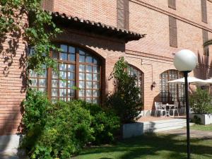 Vonkajšia záhrada v ubytovaní Parador de Calahorra