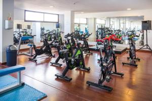 Posilňovňa alebo fitness centrum v ubytovaní LANZAROTE PRIME SPORTS by Vitalclass Lanzarote Resort