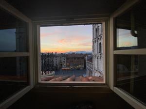 Východ nebo západ slunce při pohledu z bed and breakfast nebo okolí