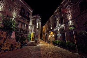 Bližnja soseska oz. soseska, v kateri se nahaja hotel