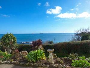 Foto de la galería de 4 Coastguard Cottages en Coverack