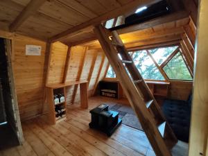 an overhead view of the inside of a tree house at Glamping El Edén Guasca Cundinamarca in Guasca