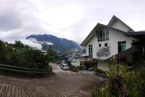 Gallery image of Amazing Grace Lodge in Kundasang