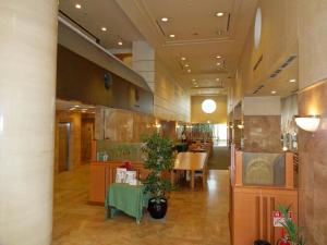 Hall o reception di Kobe Luminous Hotel