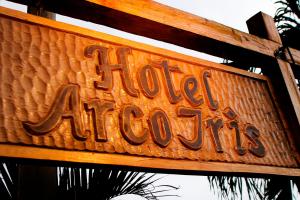 Um certificado, prémio, placa ou documento mostrado em Hotel Arco Iris
