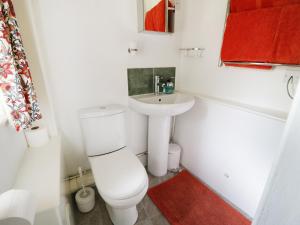 Kylpyhuone majoituspaikassa Trilbys