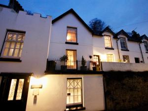 Hoone, kus puhkemaja asub