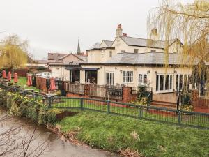 Gallery image of The Cottage The Coach House in Wrexham