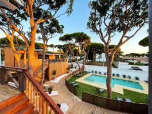 The swimming pool at or close to Apartamentos Biopasivos Living Pura Madera