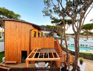 The swimming pool at or close to Apartamentos Biopasivos Living Pura Madera