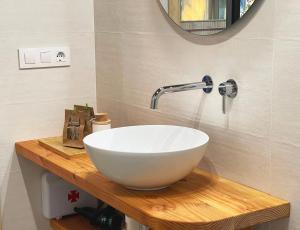 A bathroom at Apartamentos Biopasivos Living Pura Madera