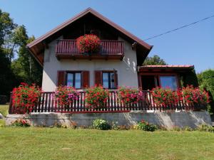 Vonkajšia záhrada v ubytovaní Holiday Home Mare near River