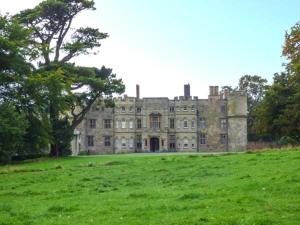 The building in which the holiday home is located