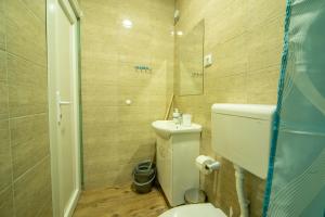 Bathroom sa AMD UNION Caffe & Rooms