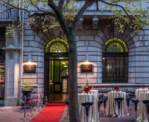 Gallery image of Taj Luxury Suite in Cape Town