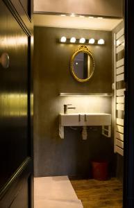 A bathroom at Le Montellier