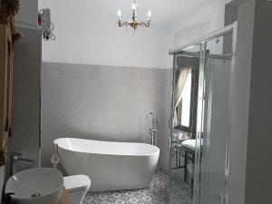 Ένα μπάνιο στο EL HECHIZO DEL BAILÓN +55 φωτογραφίες