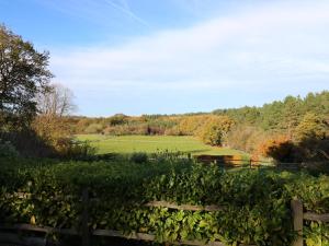 Gallery image of Long Meadow in Heyshott