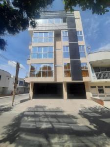 Photo de la galerie de l'établissement Lujoso Apartamento para Vacaciones y Negocios, à Cartago