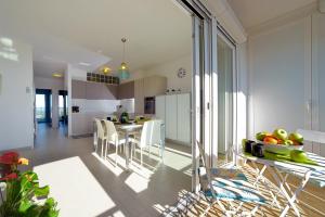 A kitchen or kitchenette at Residence Colorado Deluxe
