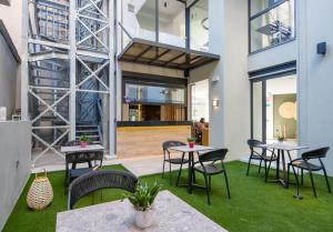 Patio nebo venkovní prostory v ubytování M City Hotel