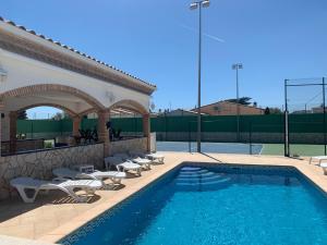 Bazén v ubytovaní VILLA PALMERA - tennis privé alebo v jeho blízkosti + 5 fotografií