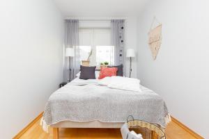 Posteľ alebo postele v izbe v ubytovaní Mokotów Apartment Bluszczańska by Noclegi Renters