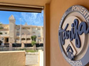 Certyfikat, podpis lub inny dokument wystawiony w obiekcie Apartamento Nemingzhen Tarifa