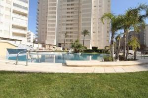 Bazén v ubytovaní Apartamentos APOLO16 (I-15º-70) alebo v jeho blízkosti