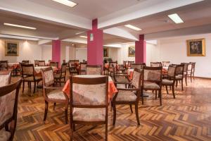 Istumisnurk majutusasutuses Qarmenqa Hotel