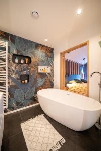 Vannituba majutusasutuses Gîtesdesignemoi entre Design et émotion - la perle