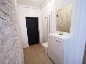 Photo de la galerie de l'établissement Contemporary central apartment in Cluj Napoca, à Cluj-Napoca