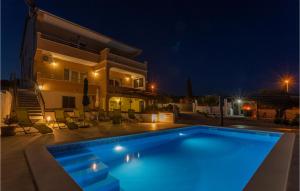 Gallery image of Stunning Home In Kanica With 5 Bedrooms, Wifi And Outdoor Swimming Pool in Sevid