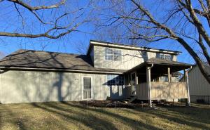 Gallery image of Here It Is! Cool Cape Cod-3 BR-2.5 Bath-12 Guests in Olathe