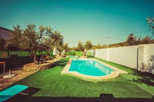 Piscina en o cerca de Posada Peñarubia