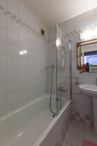 Kúpeľňa v ubytovaní Wohnung in Zentrumsnähe beim Hauptbahnhof (100 m2)