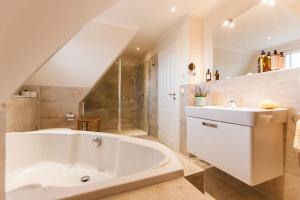 Ένα μπάνιο στο Ferienhaus Seeschwalbe 37 +28 φωτογραφίες