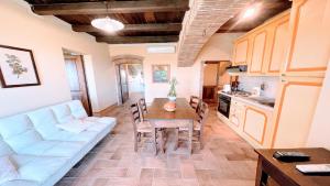 Kép Exclusive Pool-open All Year-spoleto Biofarm-slps 8-village shops, bar1 km 4 szállásáról Poretában a galériában